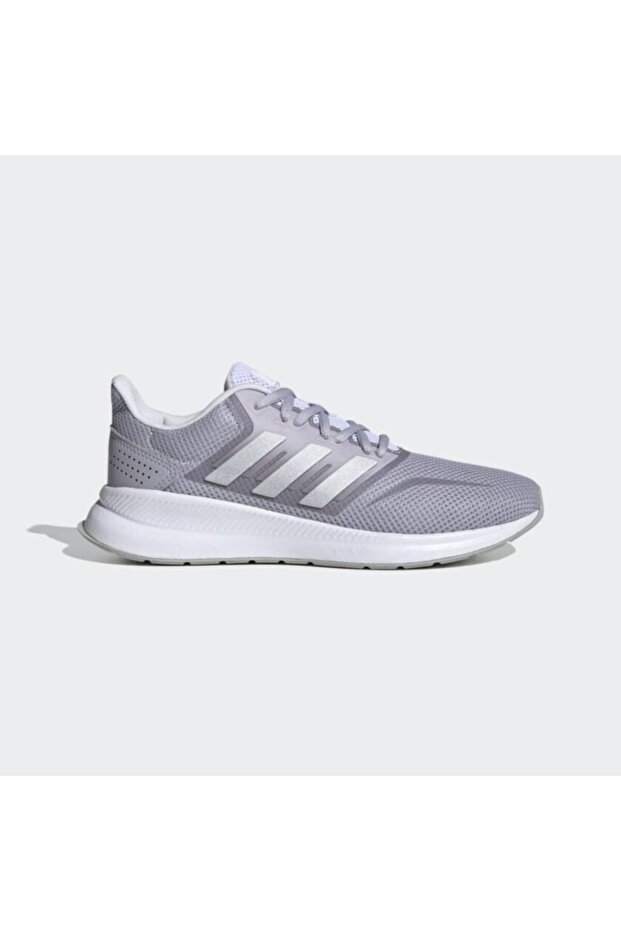 Sports shoes