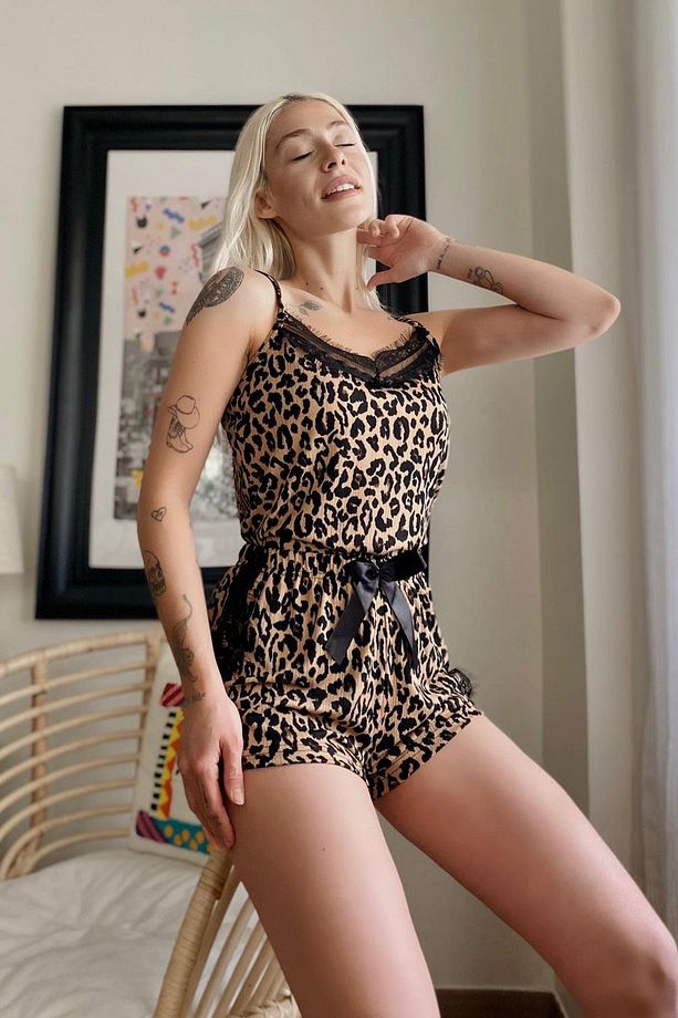 Kadın Kahverengi Leopar Pegasus Dantel Detaylı Ip Askı Şortlu Örme Pijama Takımı - 3