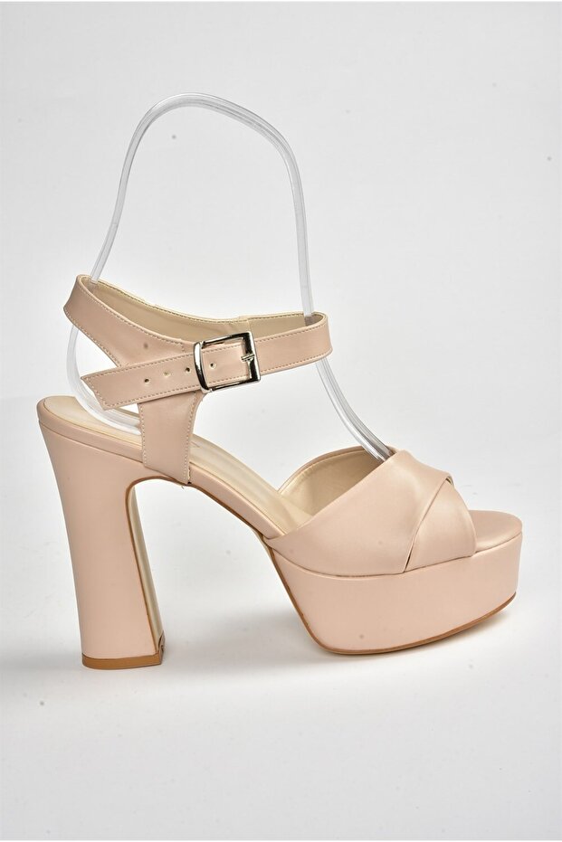 Zehn Damen-Abendschuhe mit Plateauabsatz - 8