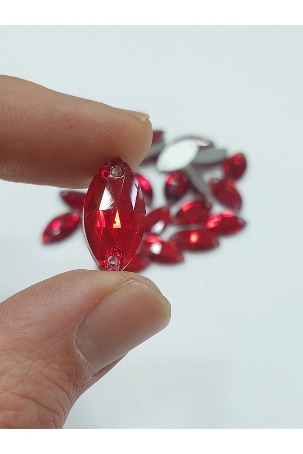 Crystal Sewn Stone 9*18mm Shuttle - Red (50 PIECES)