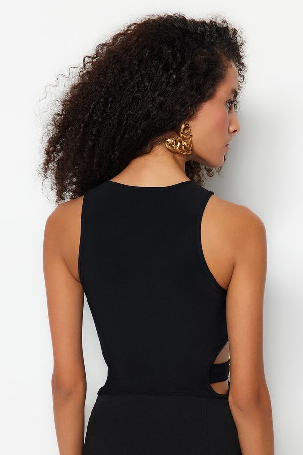 Siyah Aksesuarlı Pencere/Cut Out Detaylı Çıtçıtlı Örme Body TPRSS23BD00044 - 6