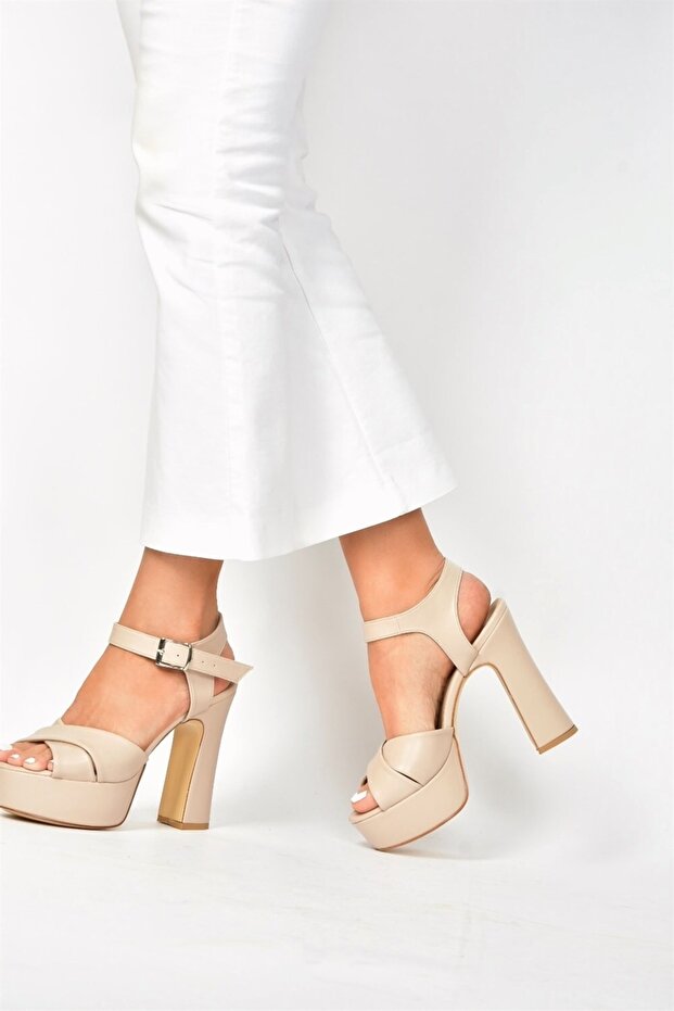 Zehn Damen-Abendschuhe mit Plateauabsatz - 3