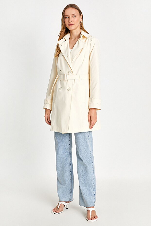 Buttoned Belted Trench Coat - 3