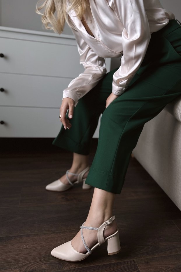 Women's Nora Short Thick Heeled Cross Stone Band Detailed Daily Stylish Comfortable Matte Leather Shoes