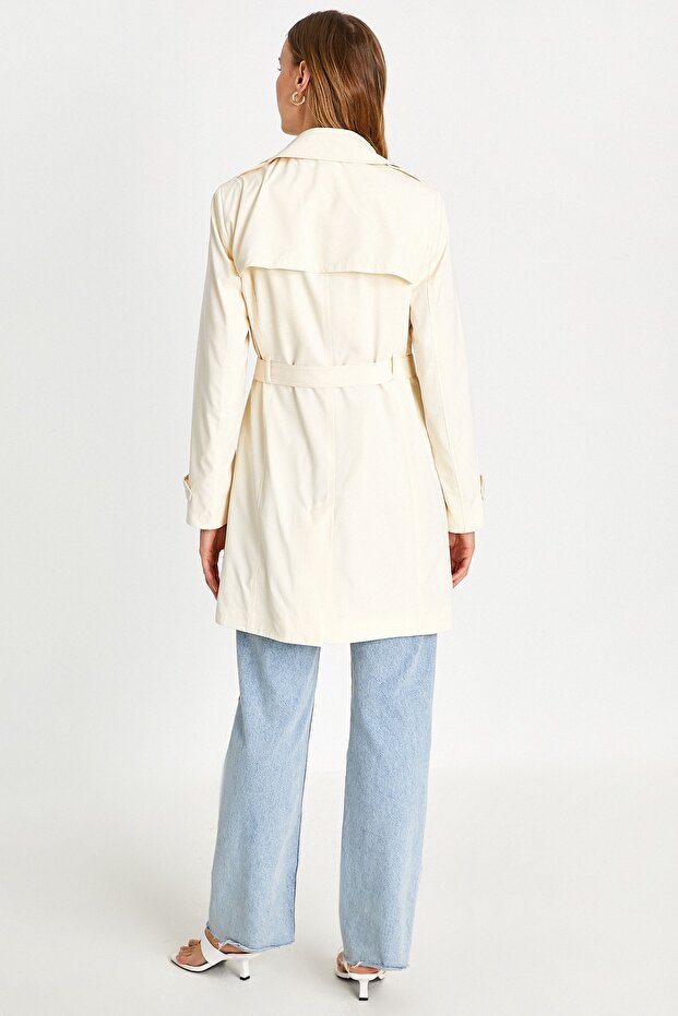 Buttoned Belted Trench Coat - 4