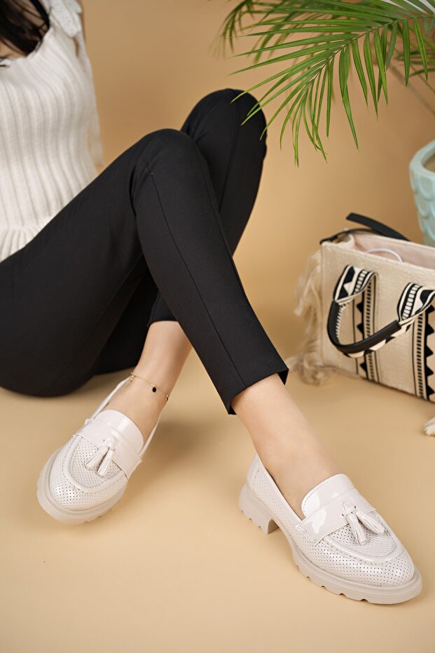 City Beige Patent Leather Tasseled Women's Loafers