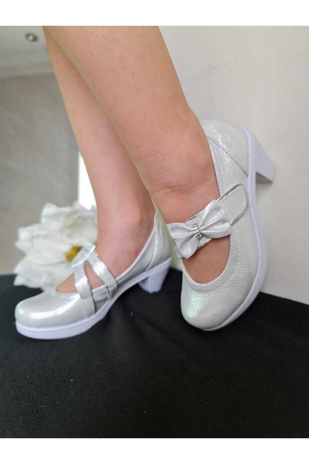 White Children's Heeled Orthopedic Shoes