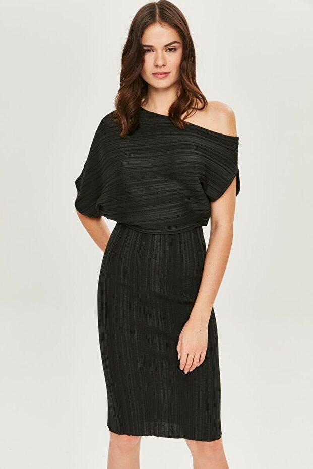 Midikleid mit U-Boot-Ausschnitt - 3