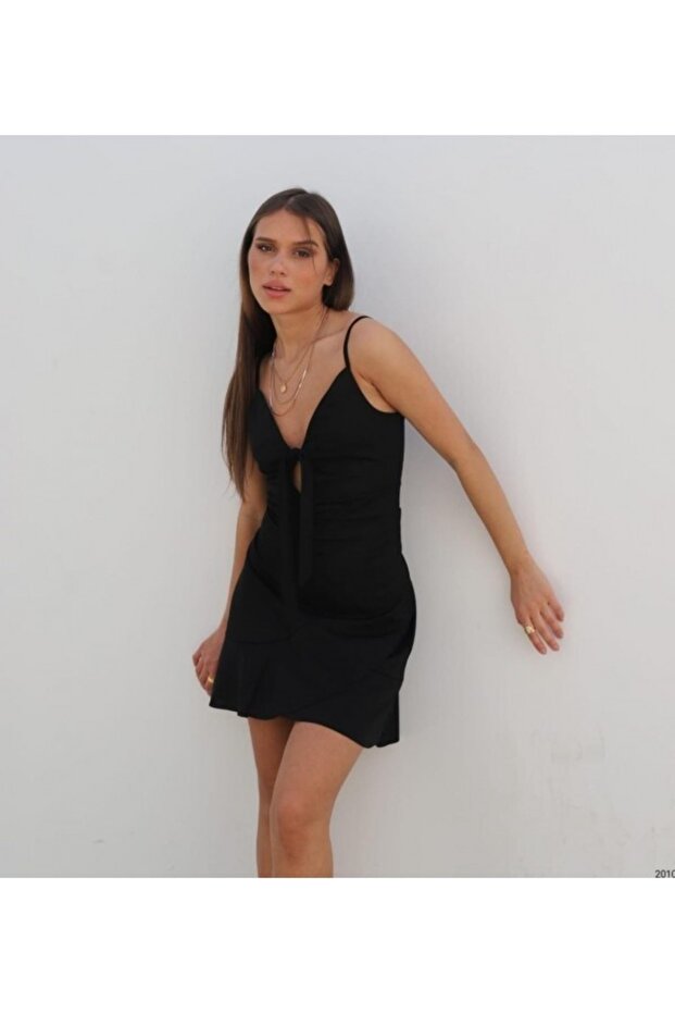 فستان أسود قصير بحزام رفيع - 1