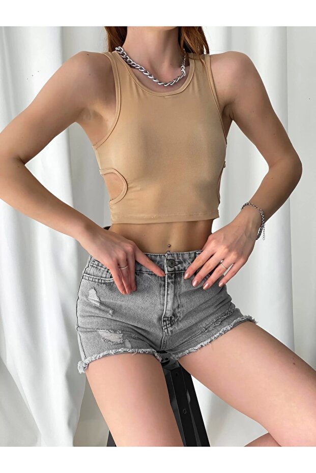 Halter Cro with Low-cut Sides - 1
