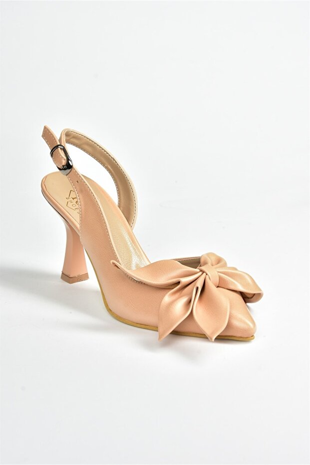 Női sarkú cipő bőrszalaggal K922164809 - 4