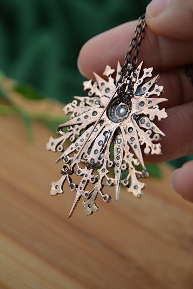 Pearl Design Both Brooch and Necklace