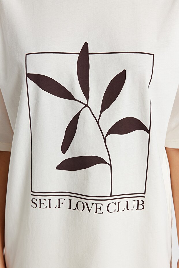 Ekru %100 Pamuk Baskılı Relaxed/Geniş Rahat Kesim Bisiklet Yaka Örme T-Shirt TWOSS23TS00267 - 4
