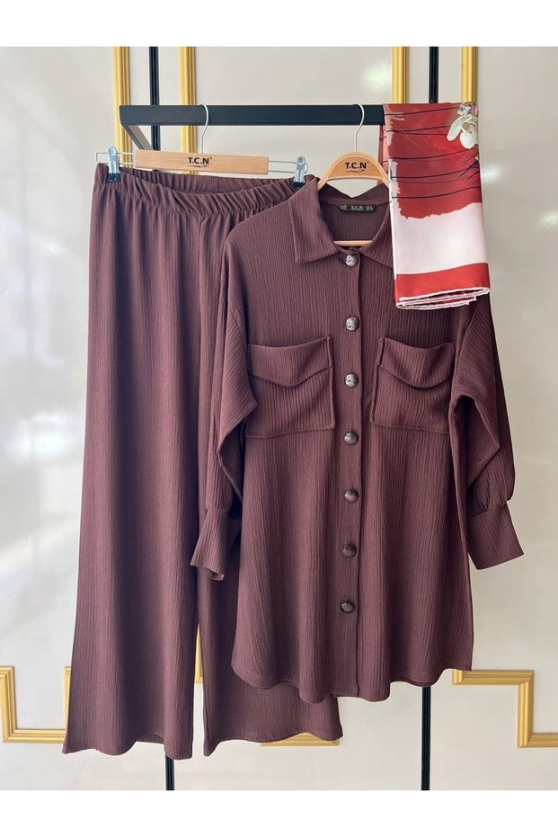 Double Pocket Buttoned Summer Suit