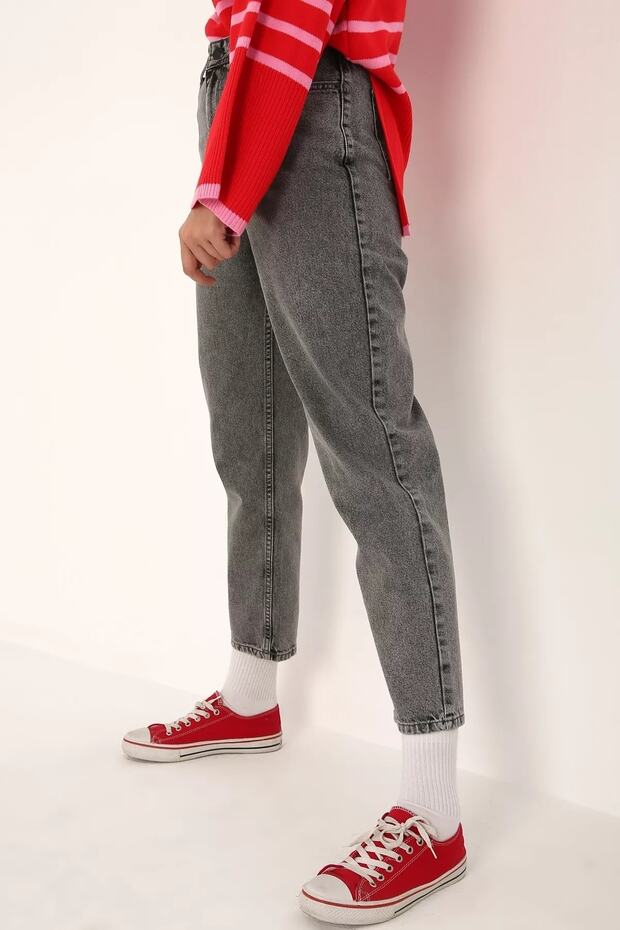 Spanish High Waist Smoked Snow Wash Mom Jeans Lycra Colorfast Extra Comfortable Mom Jeans