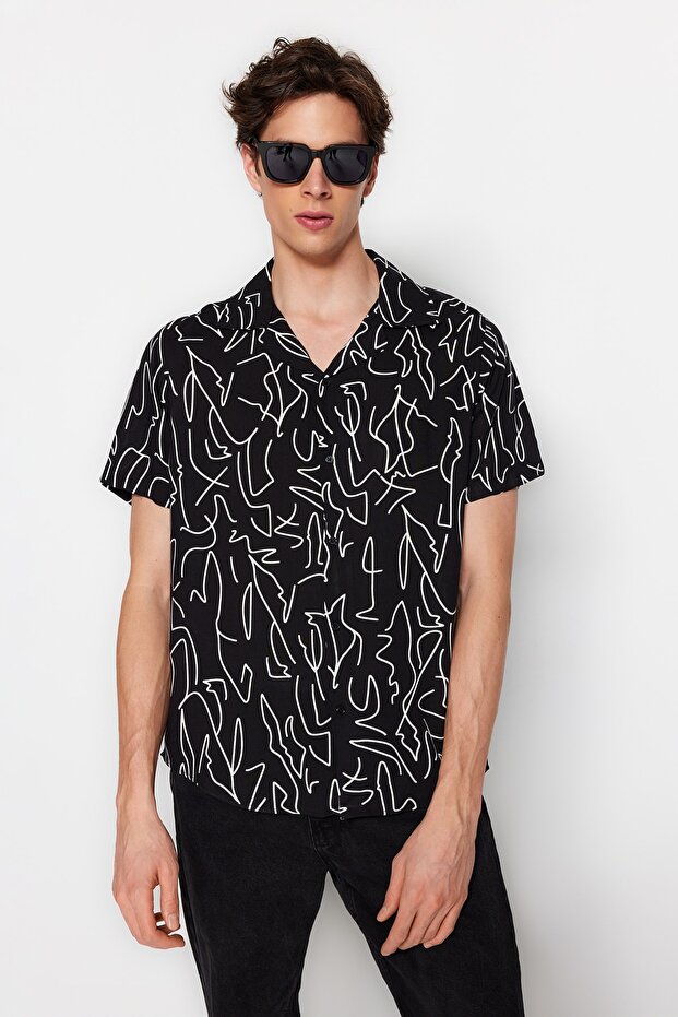 Siyah Regular Fit Apaş Yaka Kısa Kol Dökümlü Geometrik Yazlık Gömlek TMNSS20GO0577 - 3