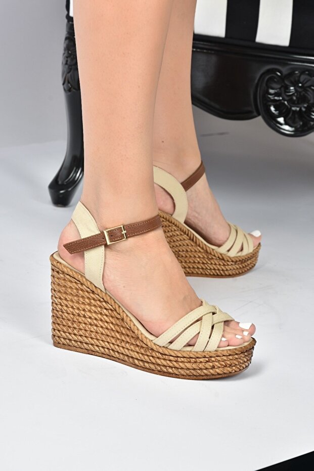 Damskie beżowe lniane buty na koturnie K674194105 - 2