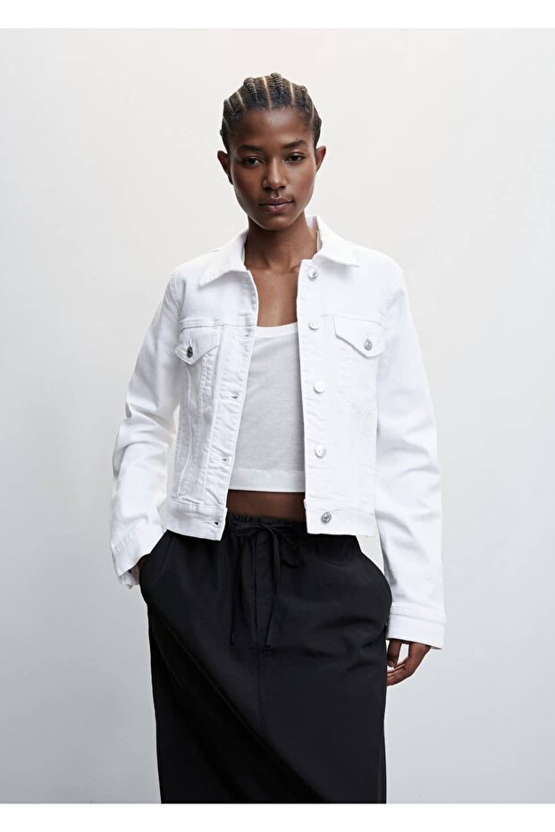 Denim jacket with pockets
