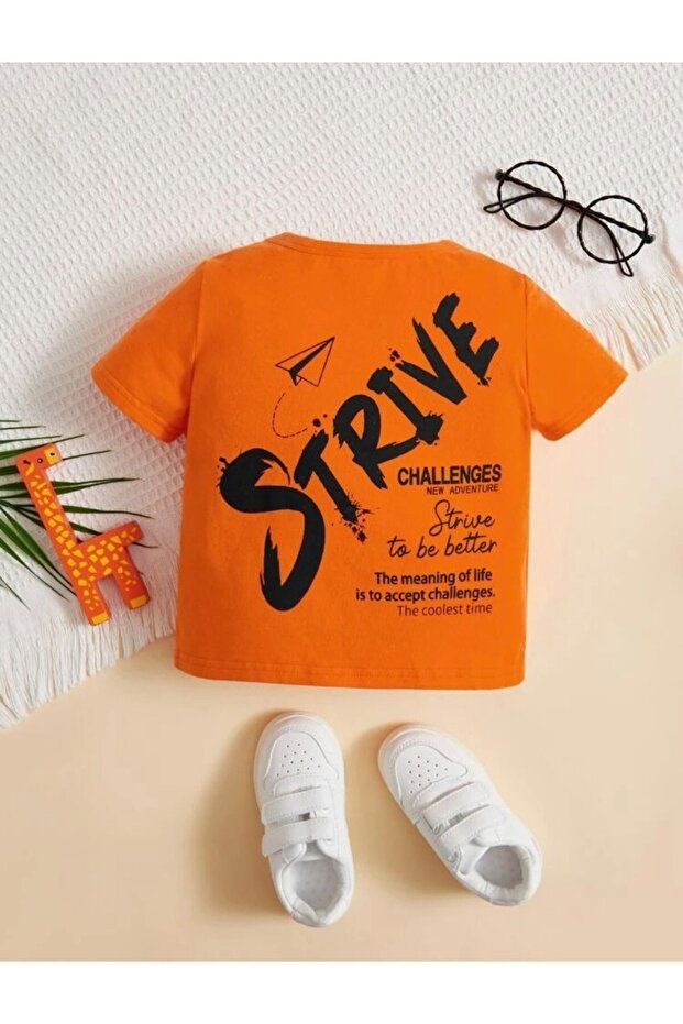 تي شيرت للأطفال كبير الحجم مطبوع من الأمام والخلف من Strive Challenges
