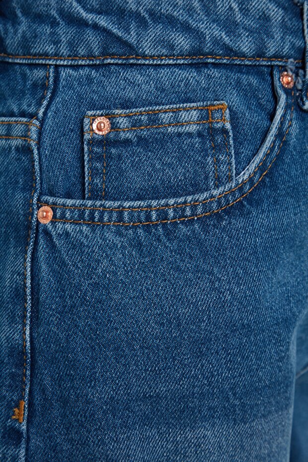 Koyu Mavi Paçası Yırtıklı Yüksek Bel Mini Denim Şort TWOSS23SR00220 - 12