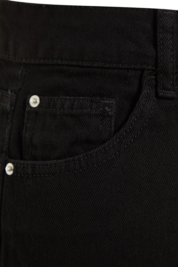 Siyah Yüksek Bel Paçası Püsküllü Wide Leg Denim Şort&Bermuda TBBSS23AP00007 - 7