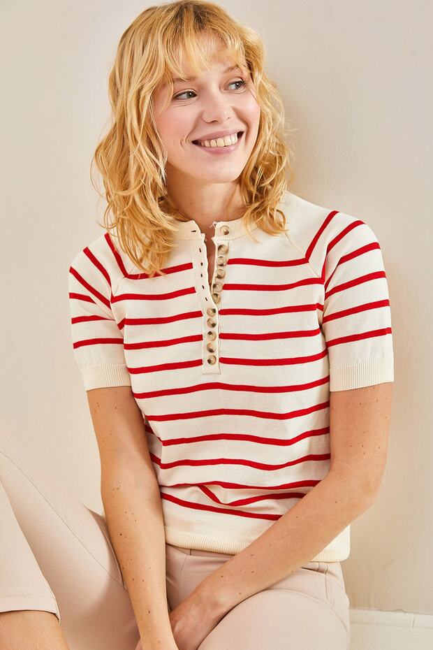 Women's White Red Buttoned Knitwear Blouse with Elastic Sleeves and Skirt 20235071