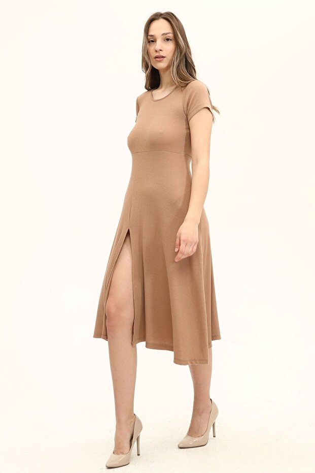Açık Kahve Belden Oturma Eteği Yırtmaçlı Salaş Elbise - 2