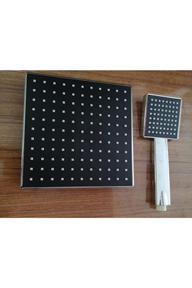 Siyah Duş Başlığı ve Duş Spirali - 1