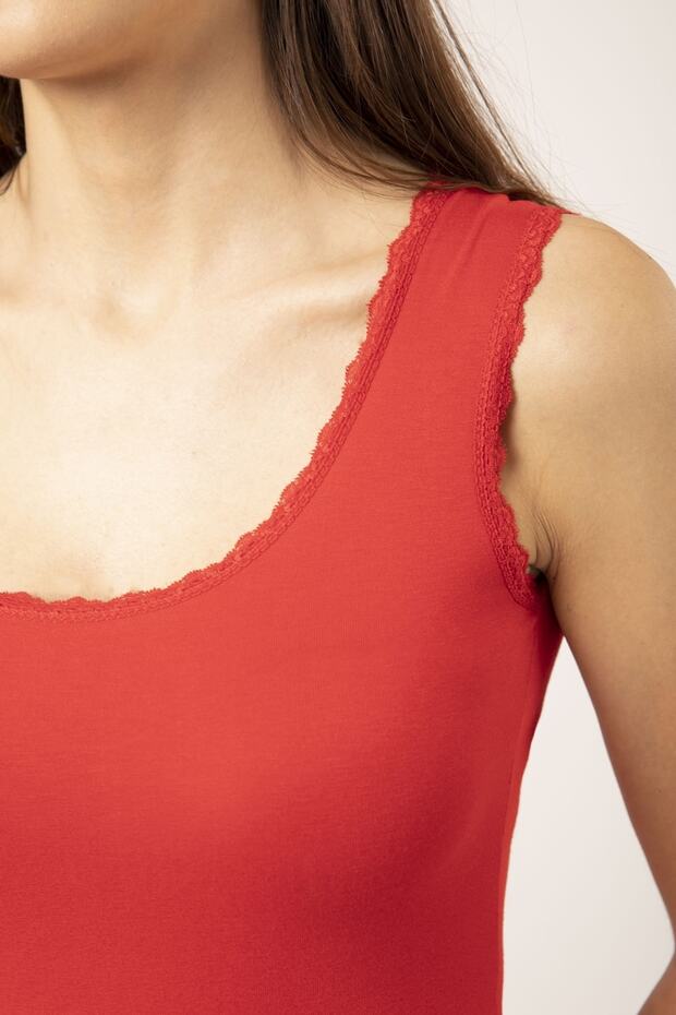 Kadın Kırmızı Dantel Detaylı Kalın Askılı Basic Atlet - 5