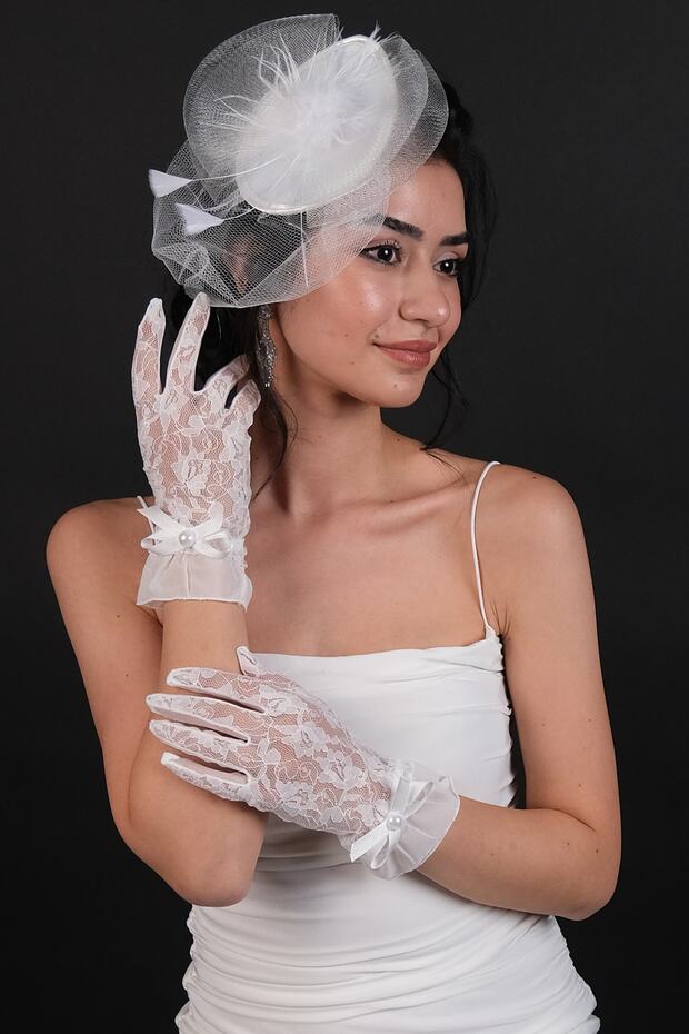White Ribbon Detailed Costume Gloves and Cap Set