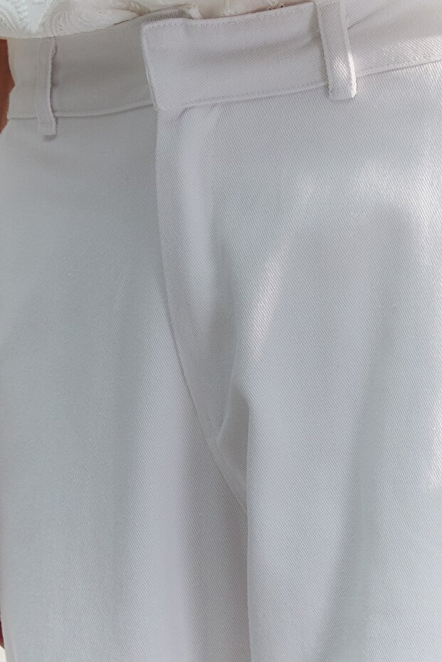 Beyaz Loose Fit Etiket Detaylı Pantolon TMNSS23PL00038 - 6