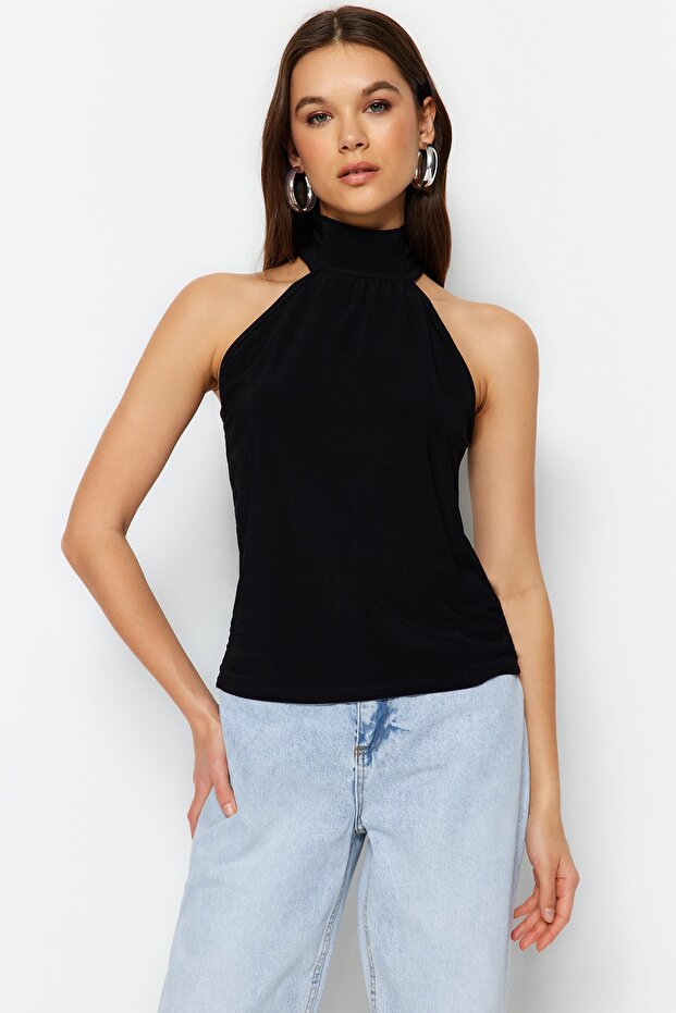 Siyah Halter Yaka Omzu Açık Esnek Örme Bluz TWOSS23BZ00947 - 4