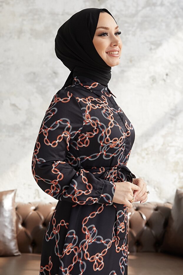 فستان من الساتان بحزام منقوش بسلسلة روبي - أسود - 2