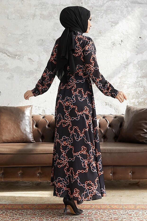 فستان من الساتان بحزام منقوش بسلسلة روبي - أسود - 5