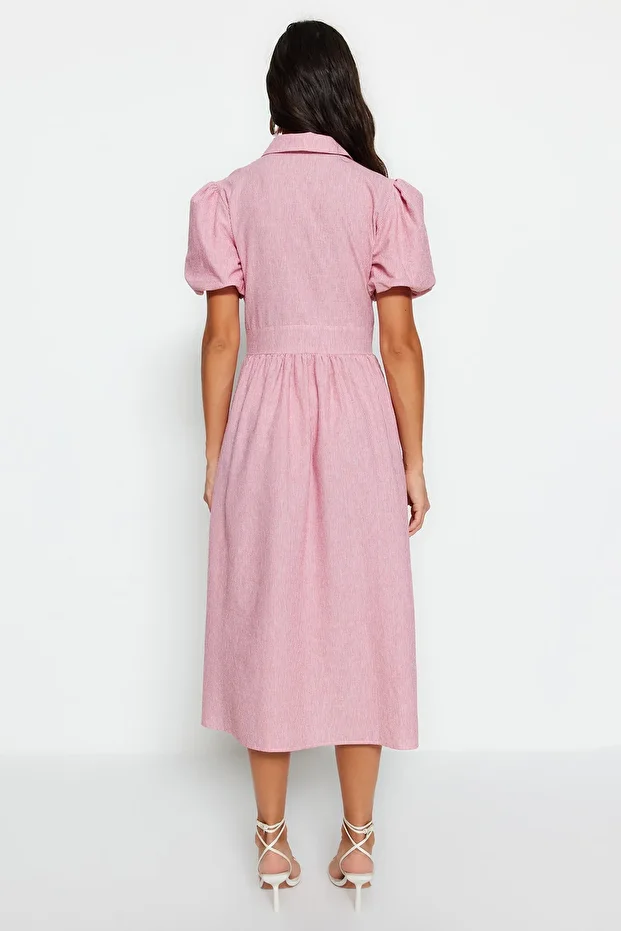 Rosa gestreiftes Midi-Gewebekleid mit zweireihigem Kragen TWOSS23EL02233 - 5