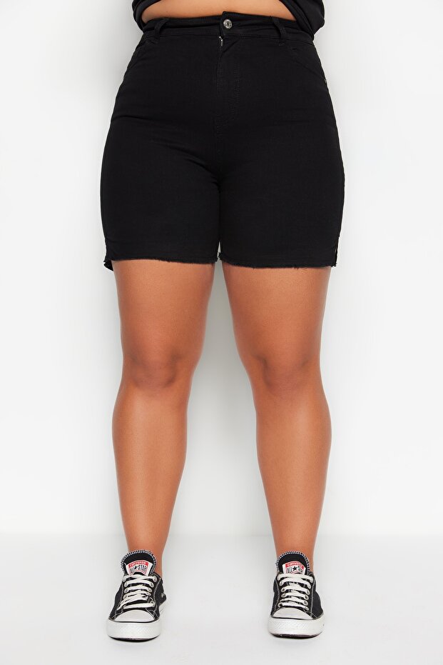 Siyah Yüksek Bel Esnek Skinny Fit Yanları Yırtmaçlı Büyük Beden Denim Şort & Bermuda TBBSS23AP00009 - 1