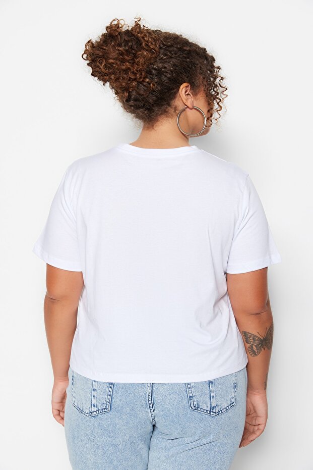 Beyaz Regular Bisiklet Yaka Dikiş Detaylı %100 Pamuk Örme Crop Büyük Beden T-Shirt TBBSS23BF00037 - 4