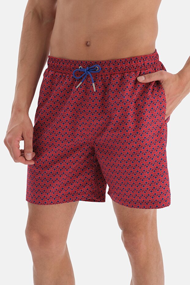 Kırmızı Kravat Desenli Orta Deniz Şortu - 3