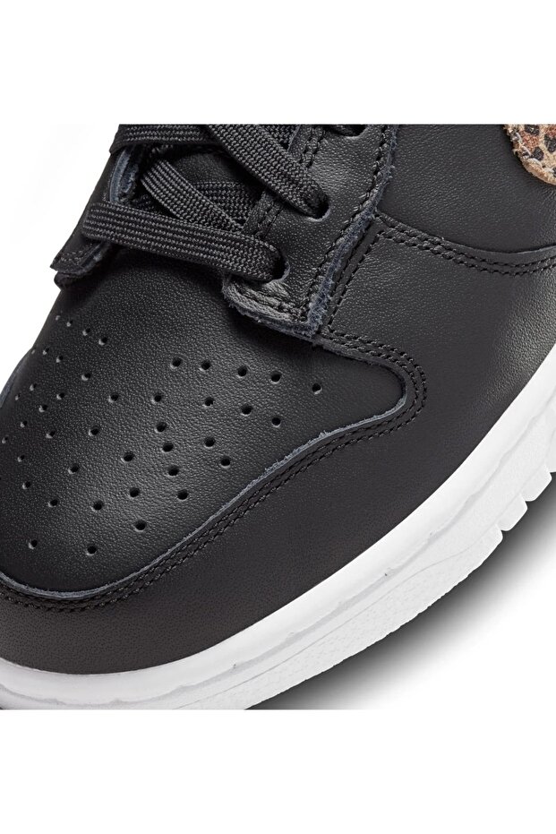 W Dunk Low Se Sneaker - 4