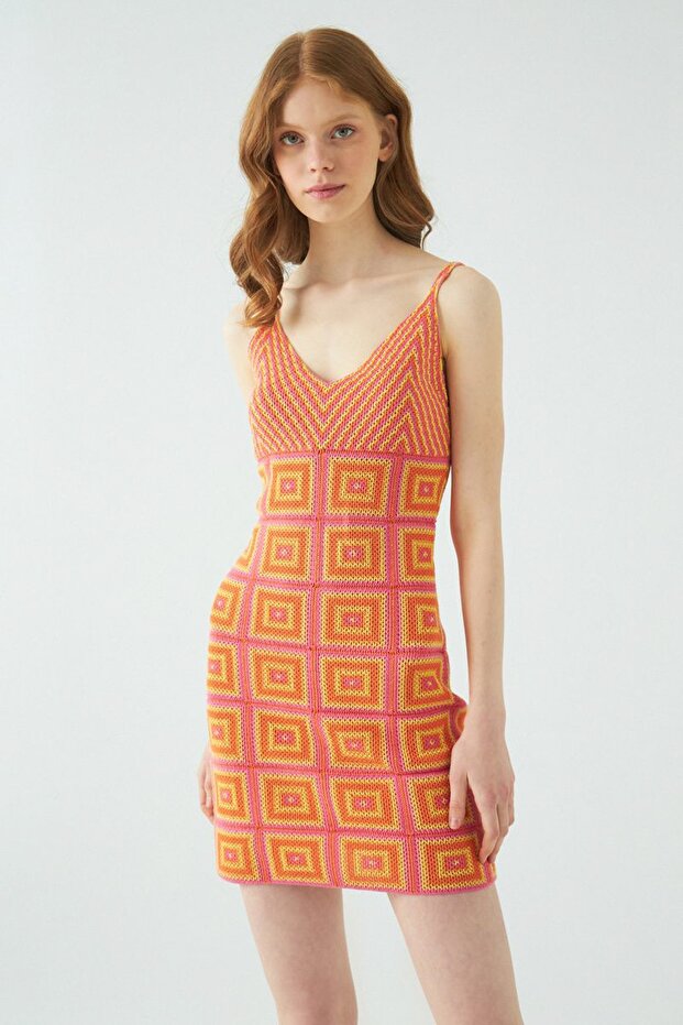 Rochie cu model geometric cu efect croșetat - 3