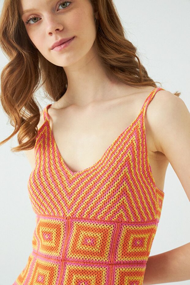 Rochie cu model geometric cu efect croșetat - 4