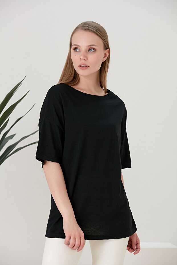 Γυναικείο μαύρο μπλουζάκι Oversize Basic - 1