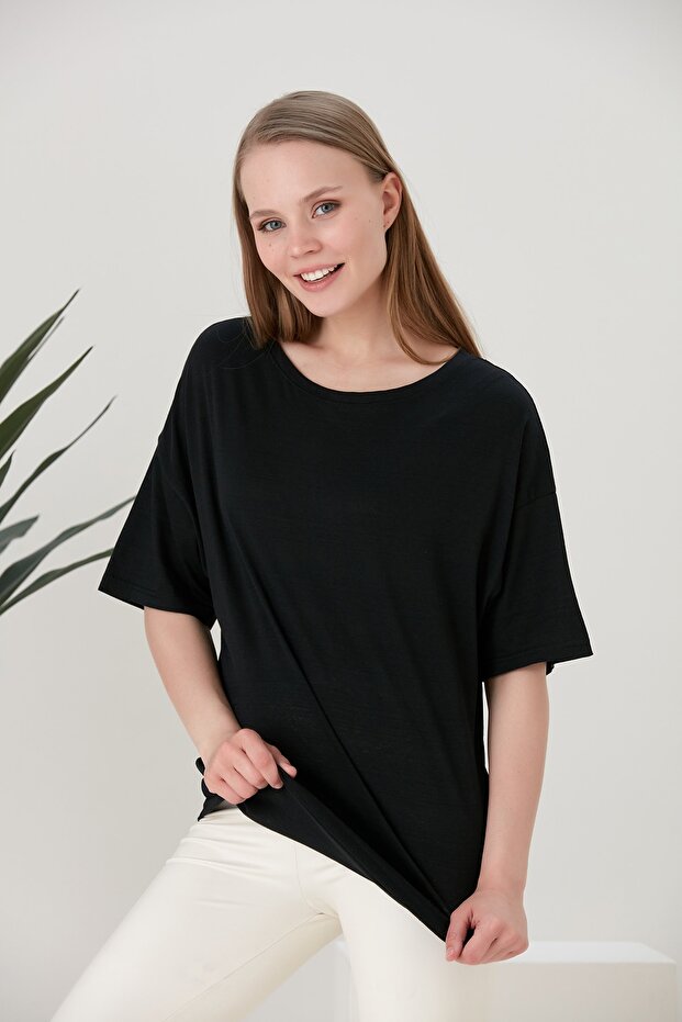 Γυναικείο μαύρο μπλουζάκι Oversize Basic - 2