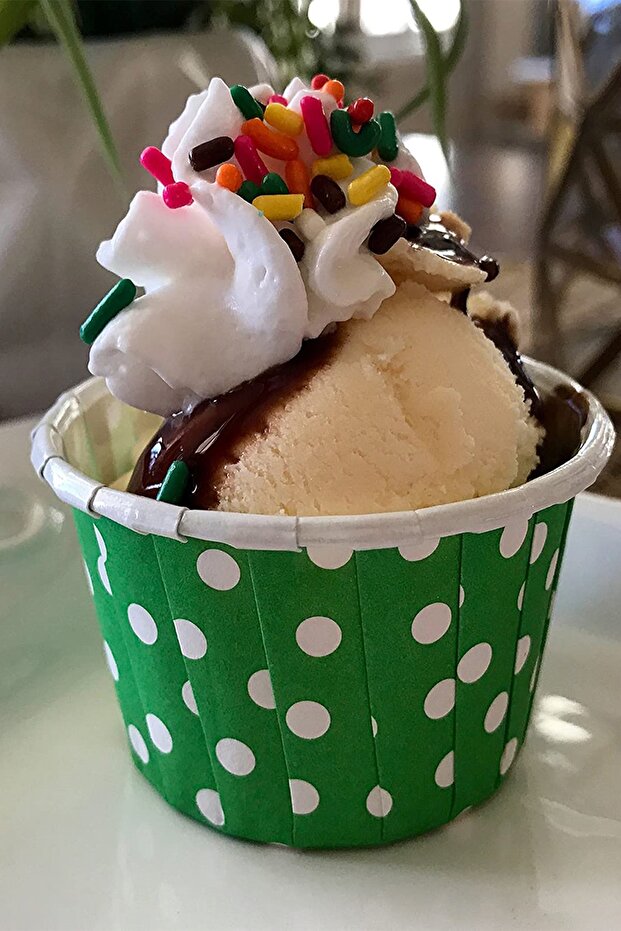 50 Pack Green and White Polka Dot Muffin Cake Mold, Safari Birthday Cupcake Cake Capsule