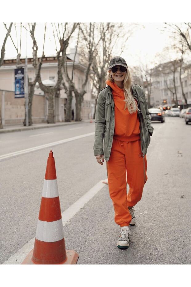 Turuncu Kapüşonlu Basic Sweatshirt - 1