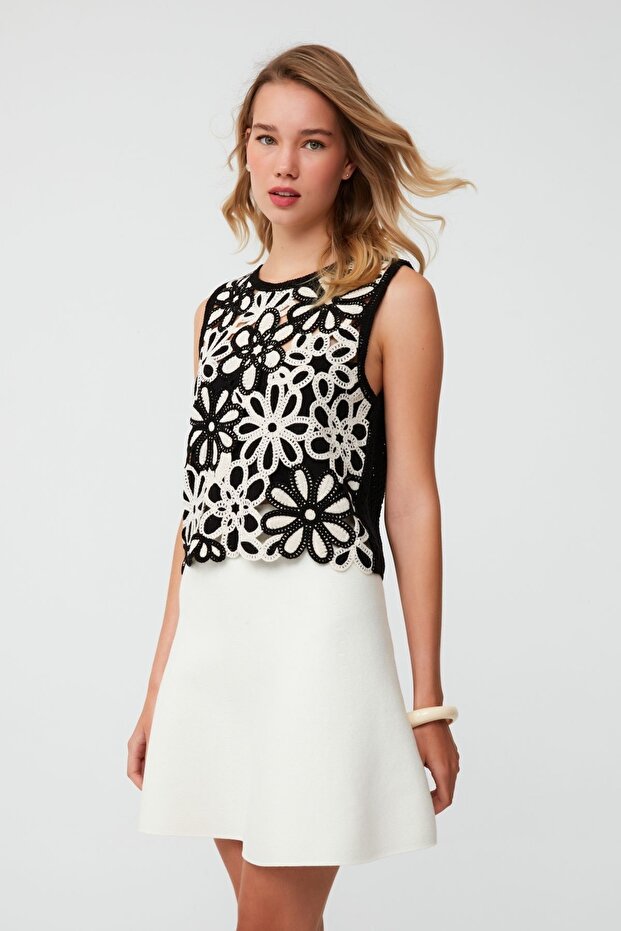 Flared Mini Ecru Skirt - 2