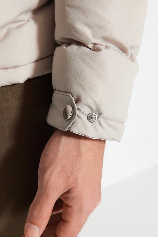 Kurtka puchowa w kolorze khaki odporna na wiatr i wodę – regularny krój Tmnaw22Mo0166 - 4