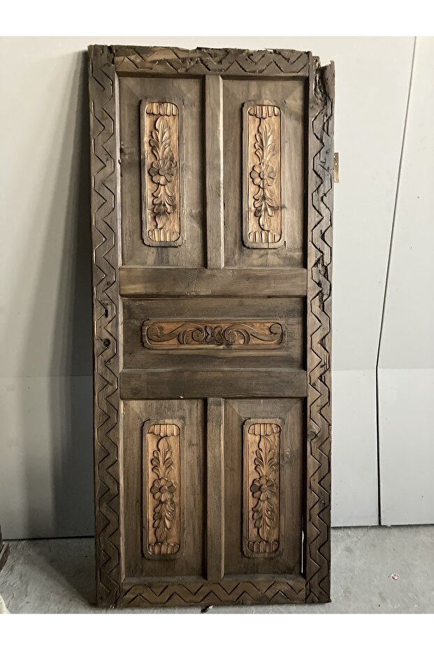 Işlemeli Kapı - 1
