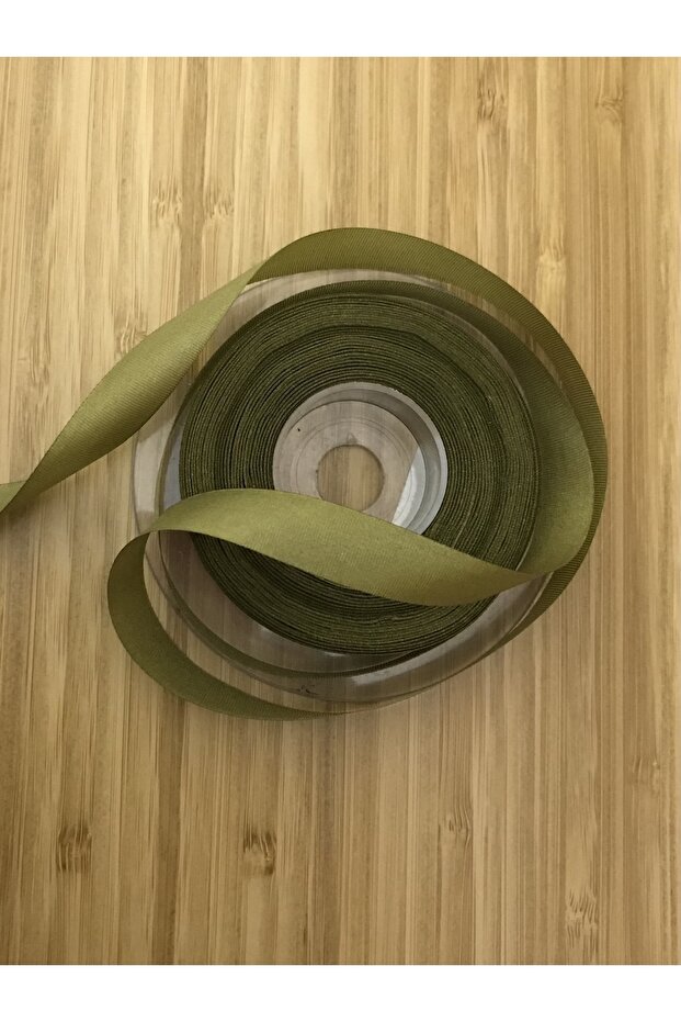 Flat Hand Embroidery Ribbon. Width: 1.5cm. 5 Meters. Color No:119