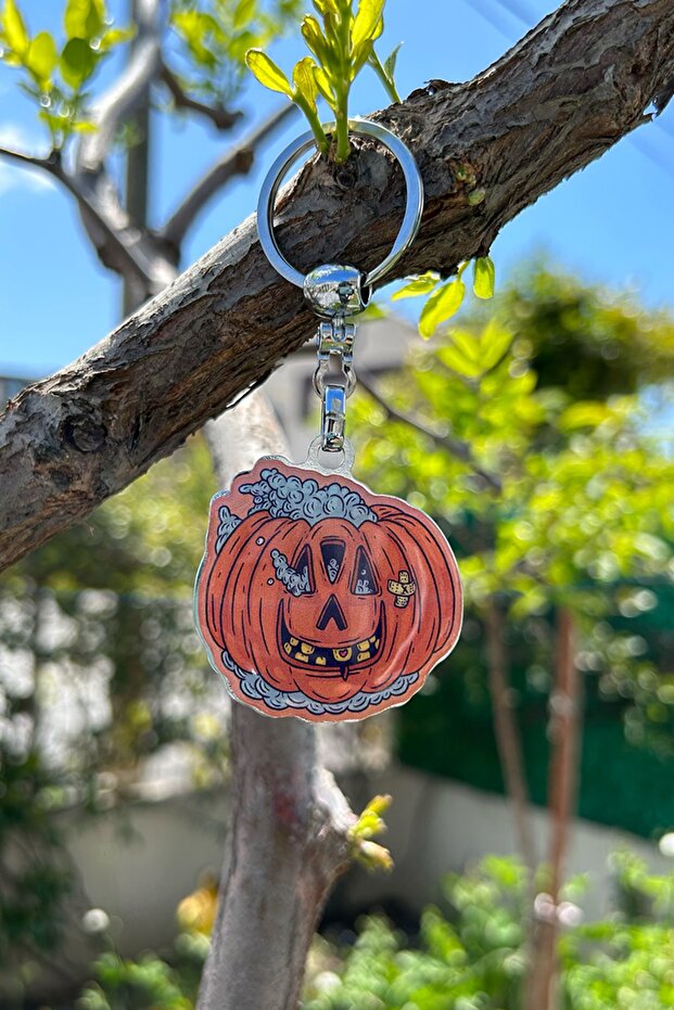 سلسلة مفاتيح برتقالية بتصميم اليقطين - 3